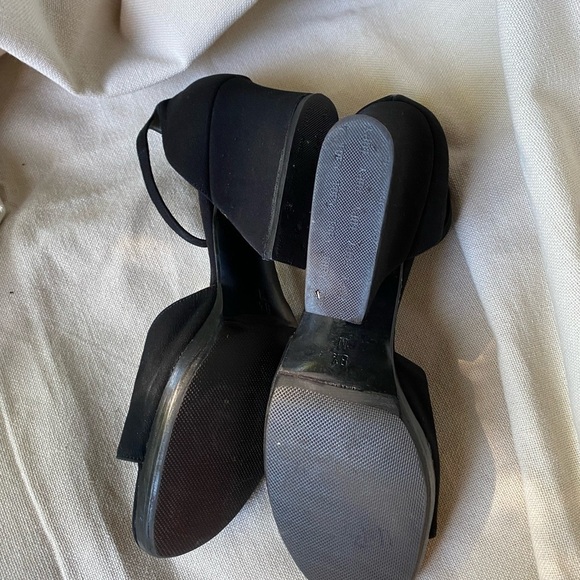 CERTIFIED Authentic Yves Saint Laurent black heels - Picture 4 of 10